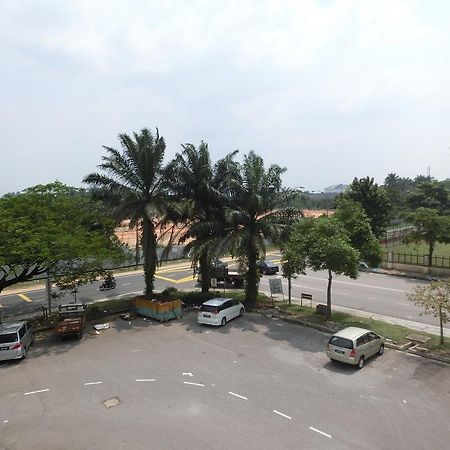 Nah Hotel Skudai Exterior photo